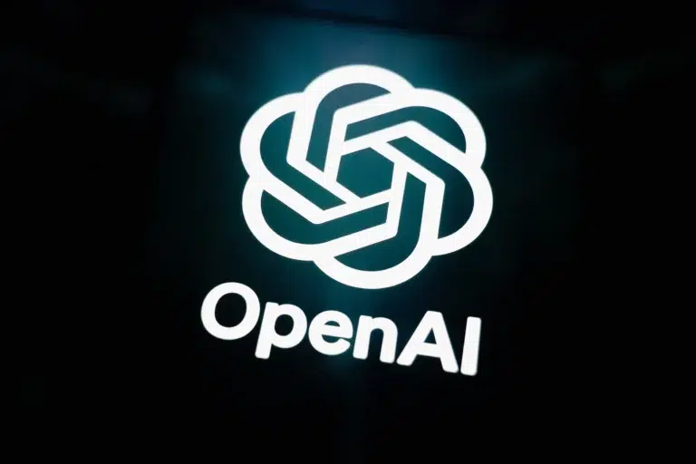 OpenAI supprime les groupes de comptes malveillants
